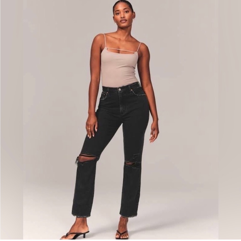 Abercrombie & Fitch Ultra High Rise 90s Straight Jean